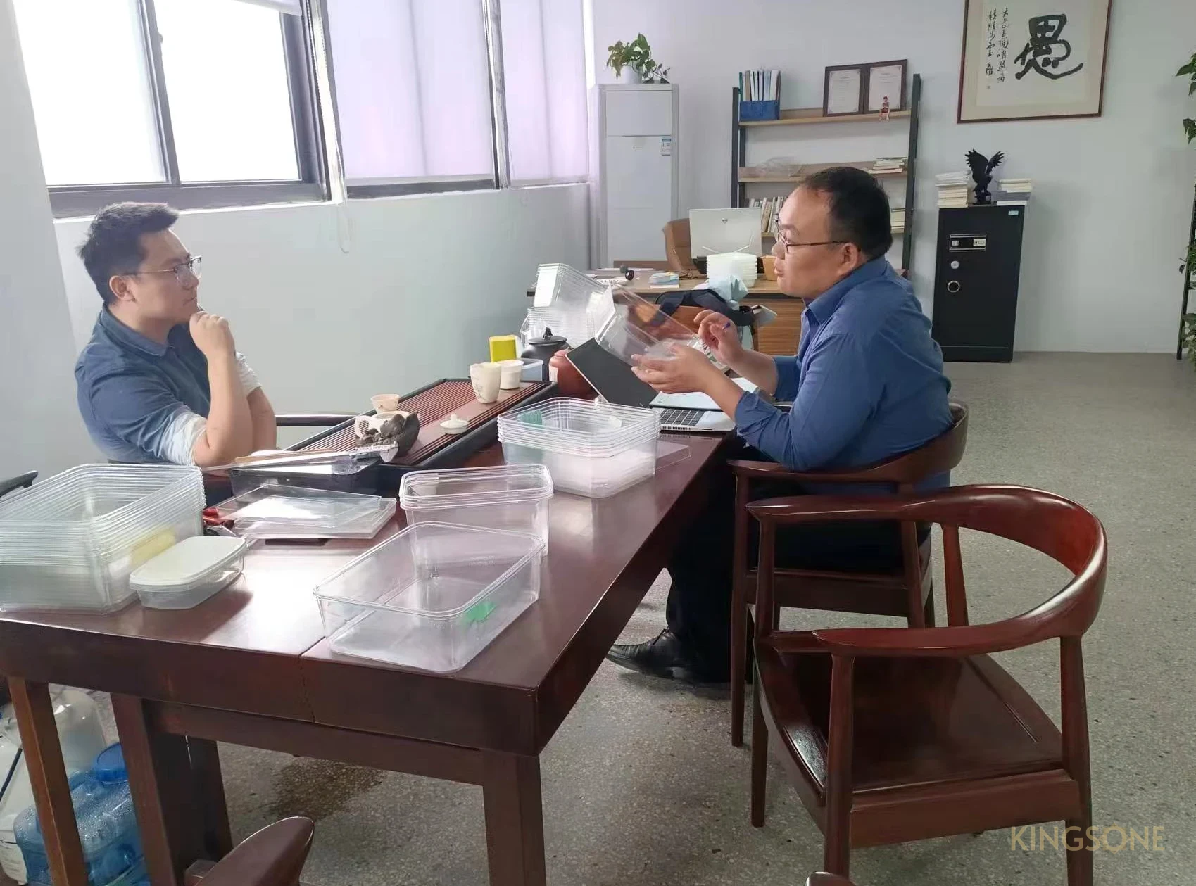 Reuni&oacute;n comercial para proyecto de suministro